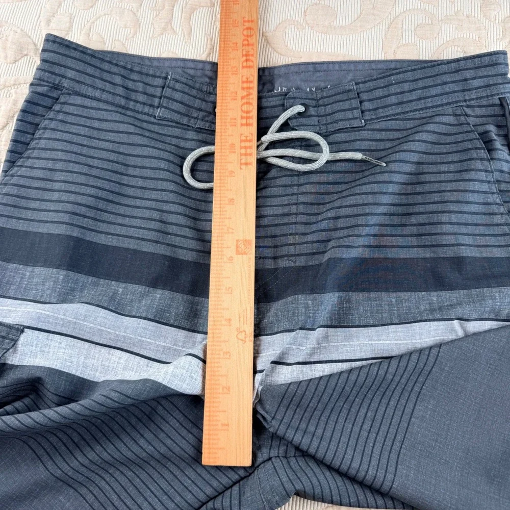 Ocean Current Mens Board Shorts Charcoal Grey Striped Surf Swim Trunks Size 32
